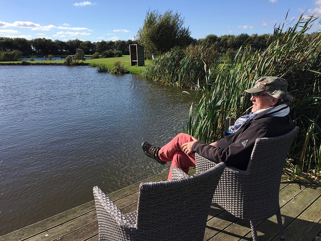 他不仅用一 他不仅用一